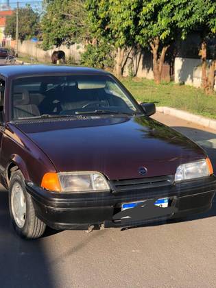 CHEVROLET MONZA 2.0 EFI SL/E 8V GASOLINA 4P MANUAL CHEVROLET MONZA 2.0 EFI SL/E 8V GASOLINA 4P MANUAL